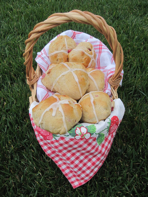 Hot-Crossed Strawberry Buns!